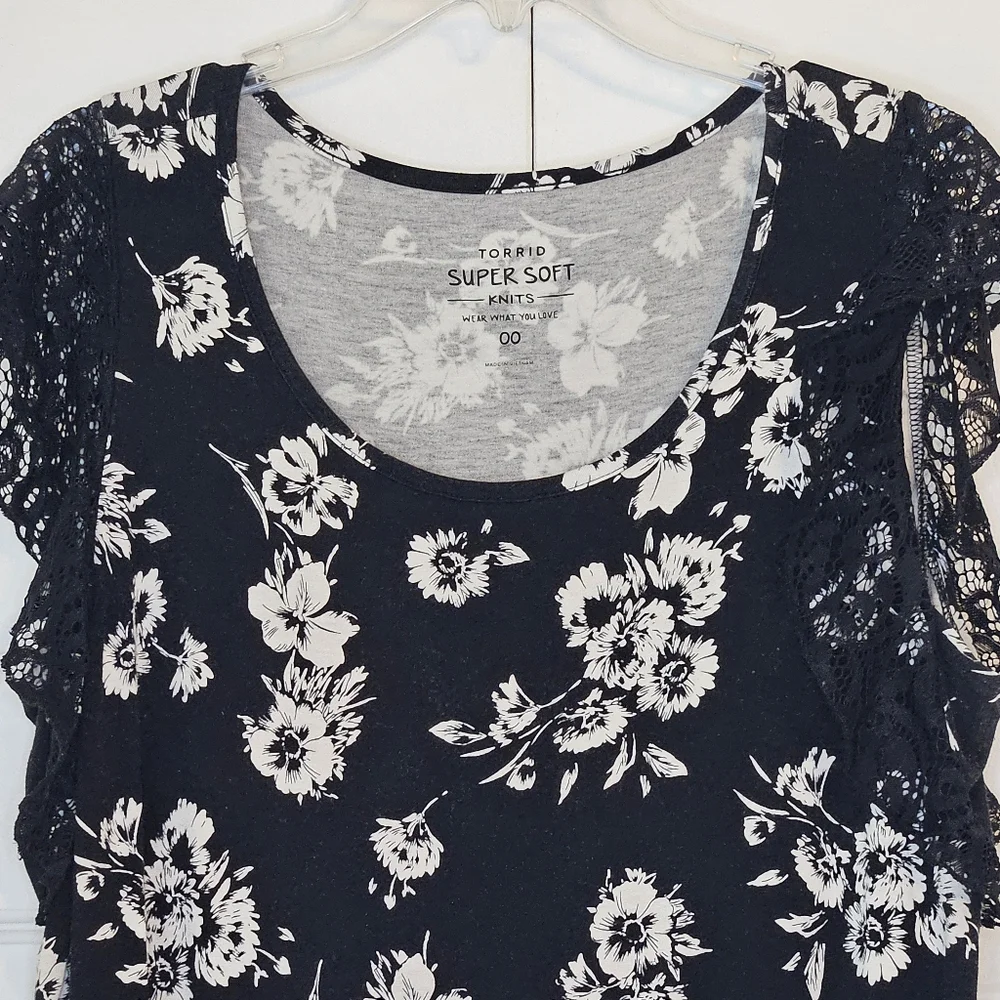 Black and White Floral Women's Top - Picture 2 of 3